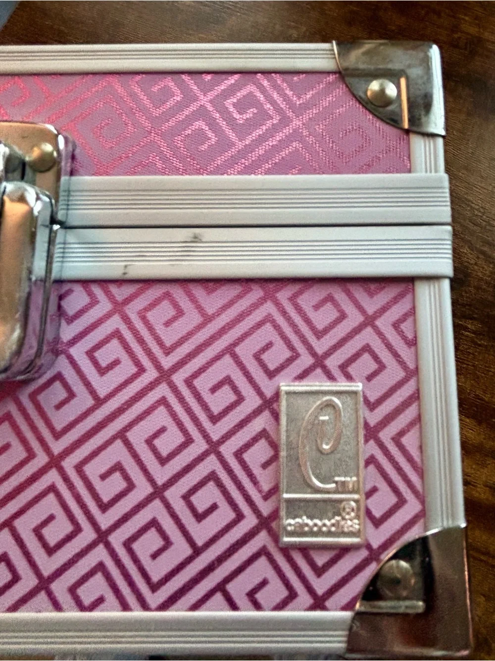 Vintage Y2K Caboodles Pink Geometric Aluminum Makeup Train Case Organizer 🎀